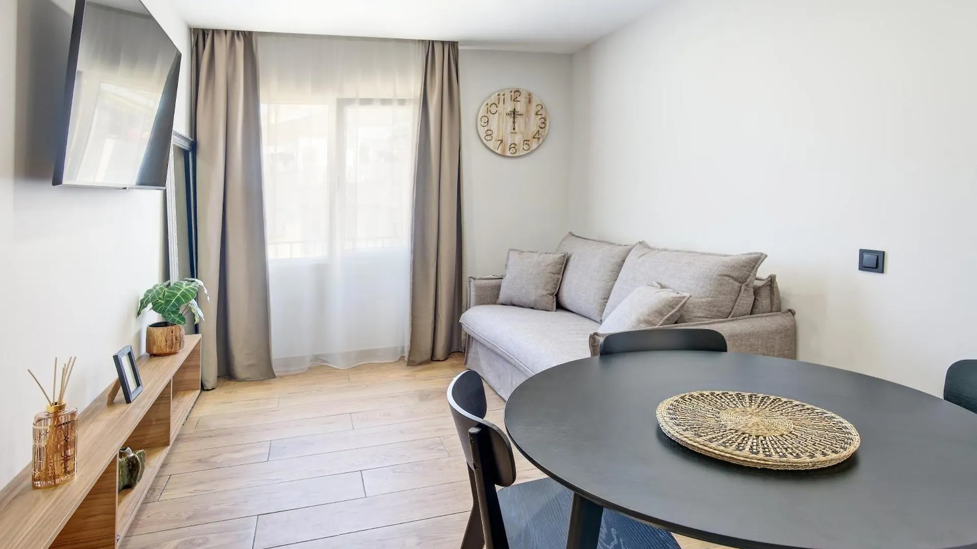 Hostel Lagom Apartments New, 5 Min Walk From The Sea Lloret de Mar Španělsko