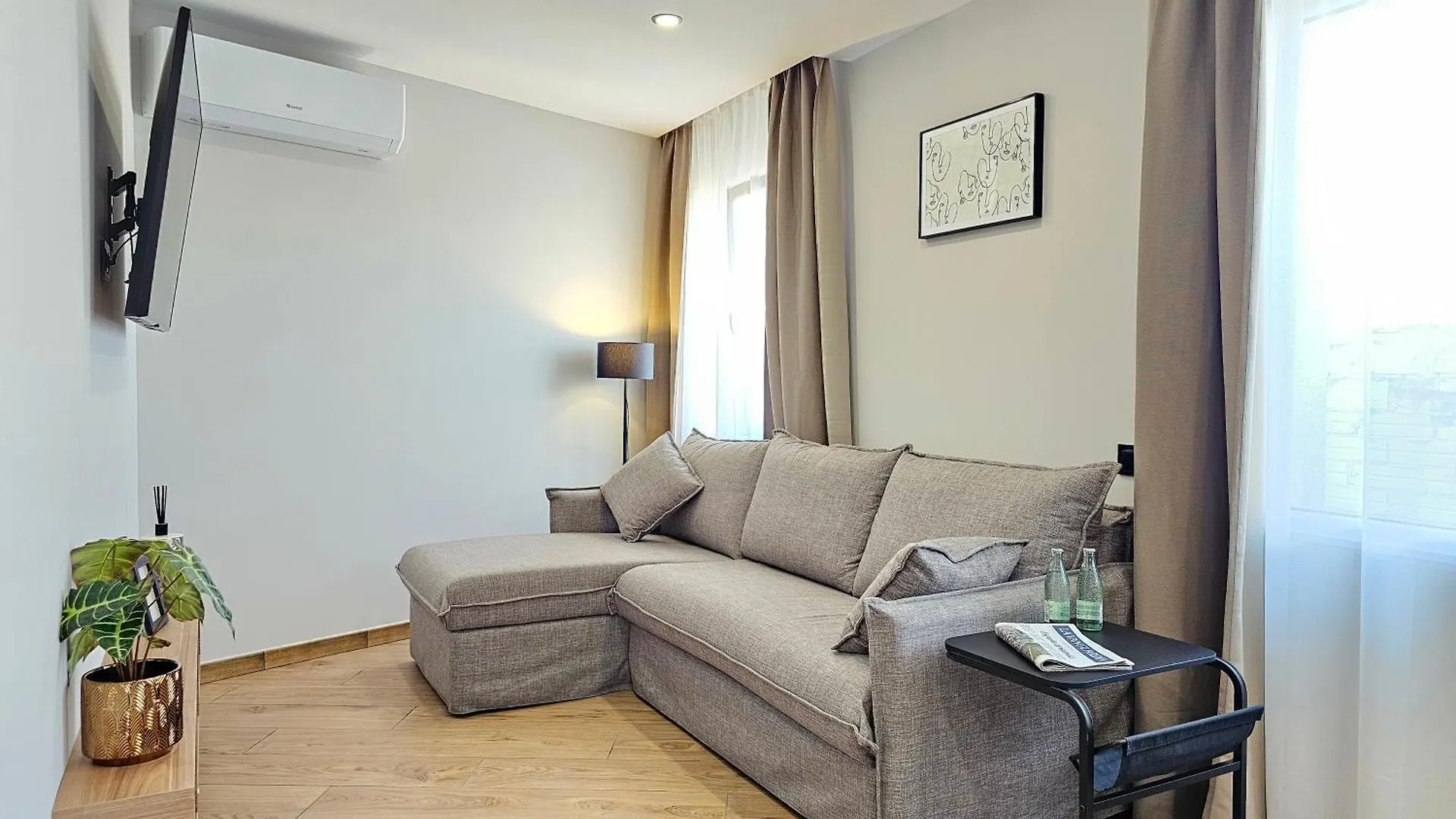 Hostel Lagom Apartments New, 5 Min Walk From The Sea Lloret de Mar Spanien