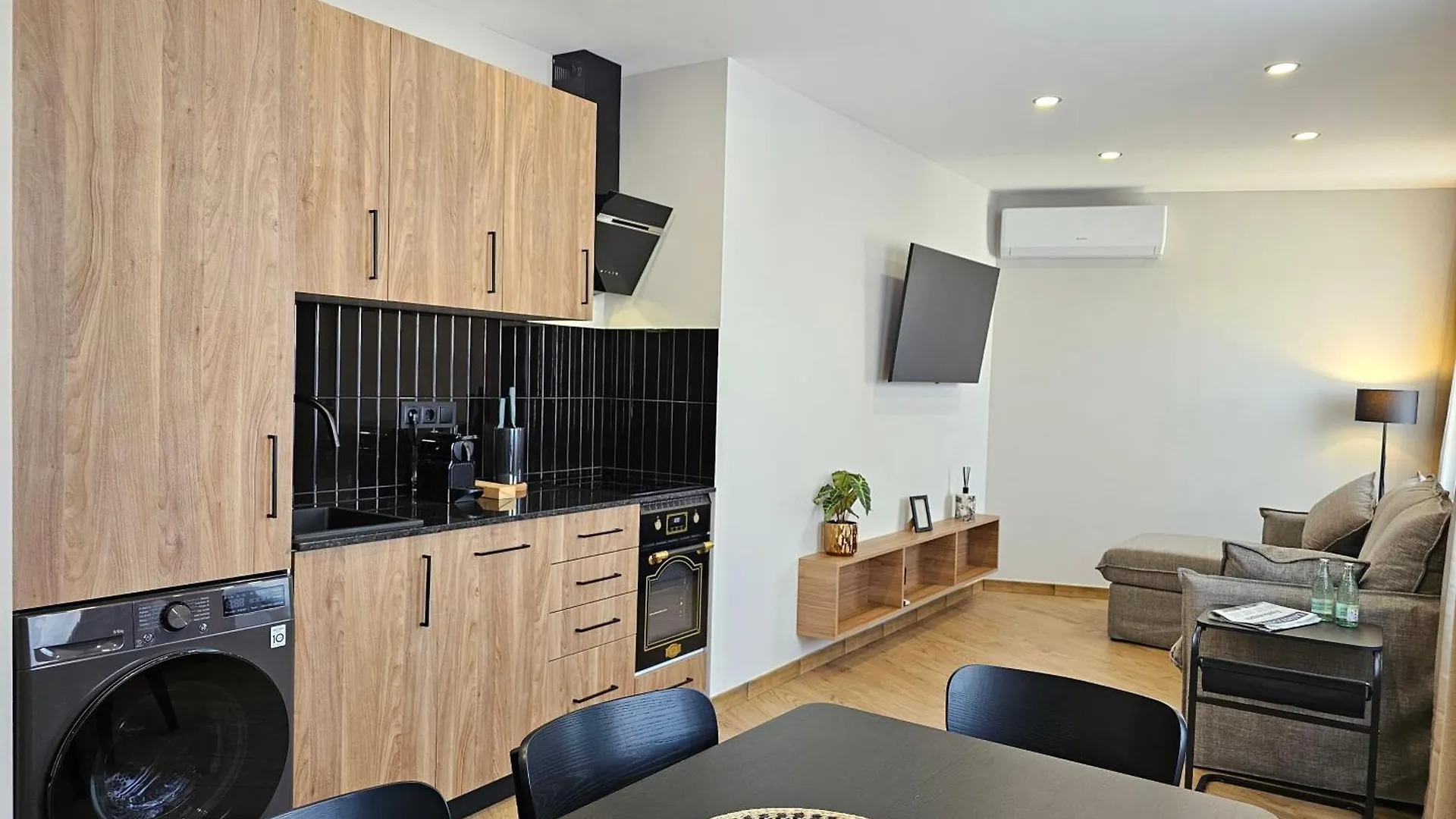Hostel Lagom Apartments New, 5 Min Walk From The Sea Lloret de Mar
